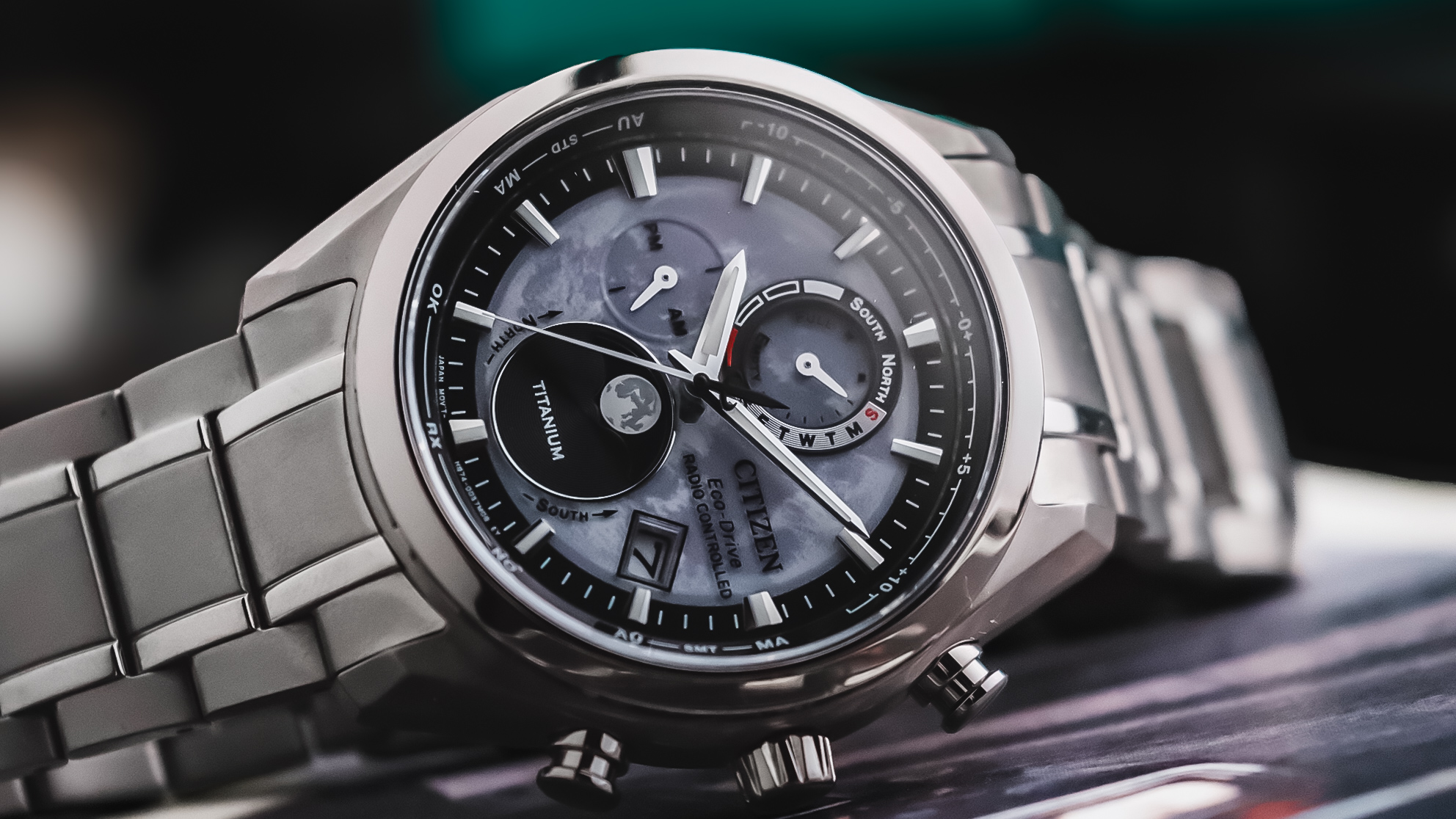 Citizen Eco-Drive Tsuki-yomi A-T Grey Dial Super Titanium Hands-On