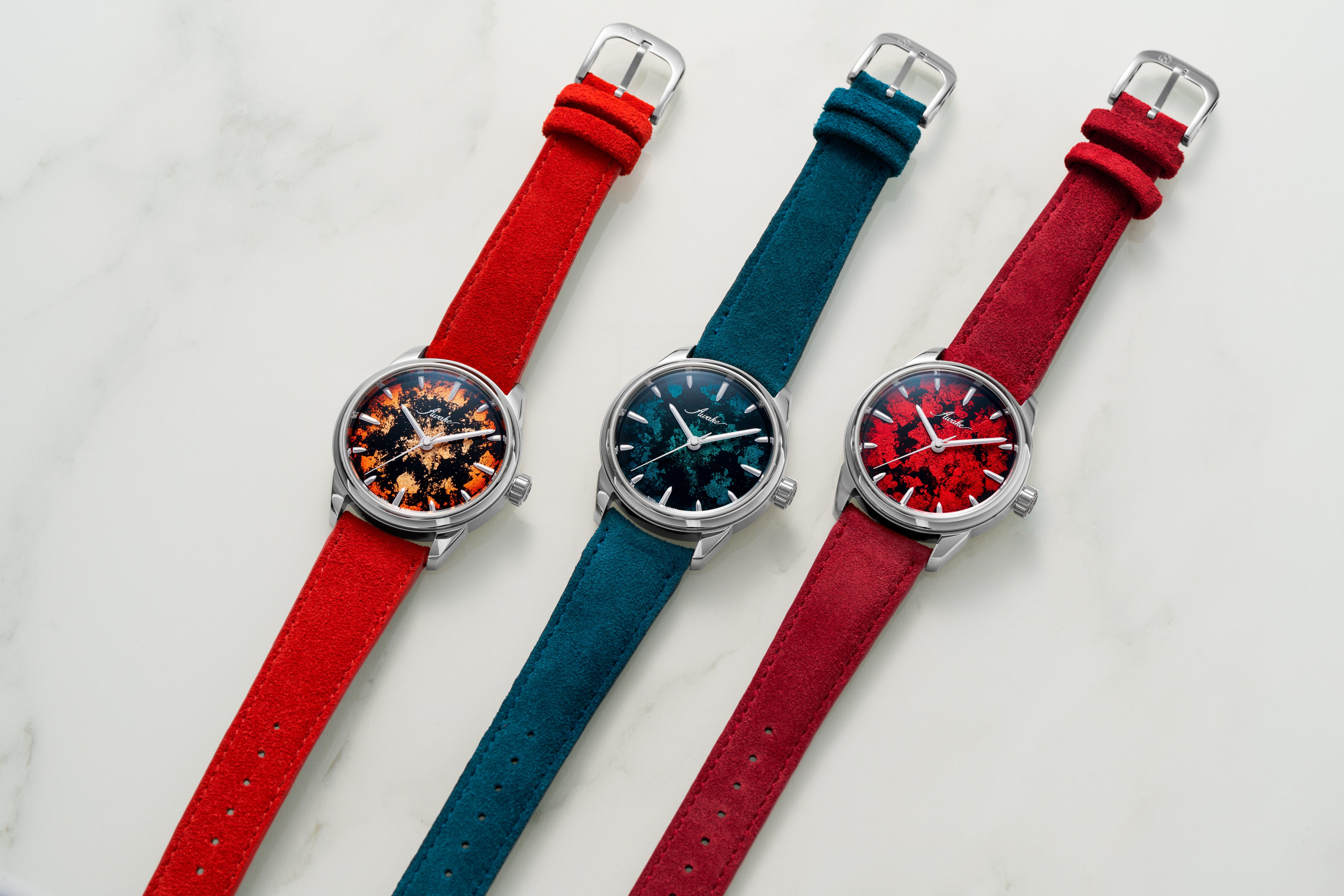 Photo: thecalibratedwrist.com Awake Sơn Mài Frosted Leaf: Blood Moon, Storm & Lagoon Collection